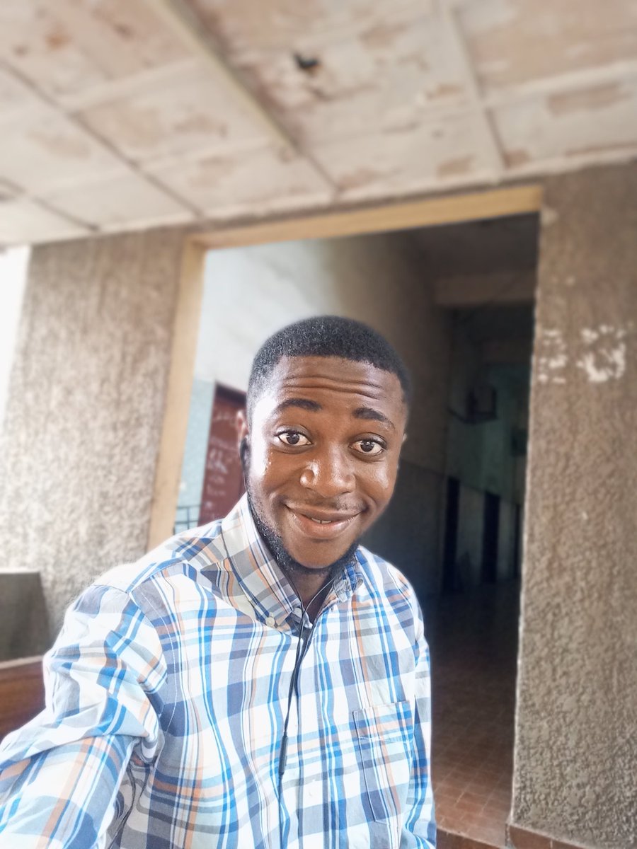 Every time I wake up is the reason to smile and that's enough.

Chaque fois que je me réveille constitue une raison pour sourire et c'est suffisant.