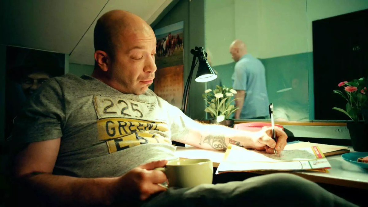 roninkir's tweet photo. Дмитрий Бамберг в сериале СашаТаня https://t.co/UnPCzHkTXx