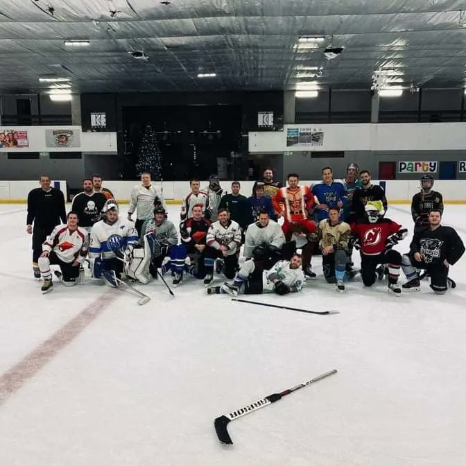 BIWIHC's tweet photo. Christmas is a time for family (and hockey🏒)

#HockeyFamily #BradfordIceWolves #EIHA #WolfPack #Christmas #Scrimmage #FunTimes #WolvesOnThree https://t.co/acmdfSarUJ