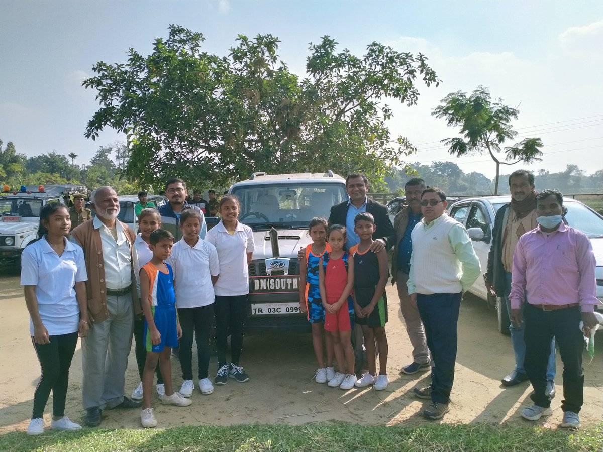 southtripuraDM's tweet photo. Today at Dimatali village Administrative camp met this young kids who are going to participate in national level weight lifting competition at Bhubaneshwar, Orrisa , they expressed their desire to take a photo with the DM,
  I hope in future  I will have to wait for their photo. https://t.co/MTLdkDrUwL