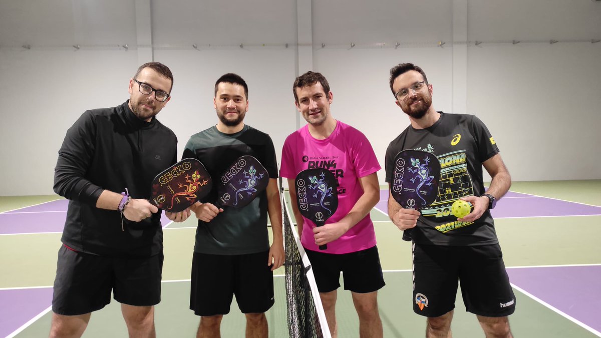 VilaPickleBall's tweet photo. Los cracks del programa deportivo Hotel Suís de @RadioSabadell nos visitaron para conocer el pickleball.
Gracias por todo, fue un placer!😄

Enlace(min38)
➡️https://t.co/1W1XaLfsJV

#pickleball #deporte #radiosabadell #pickleballindoor #pickleballsabadell #pickleballbarcelona https://t.co/HPm439qi6U