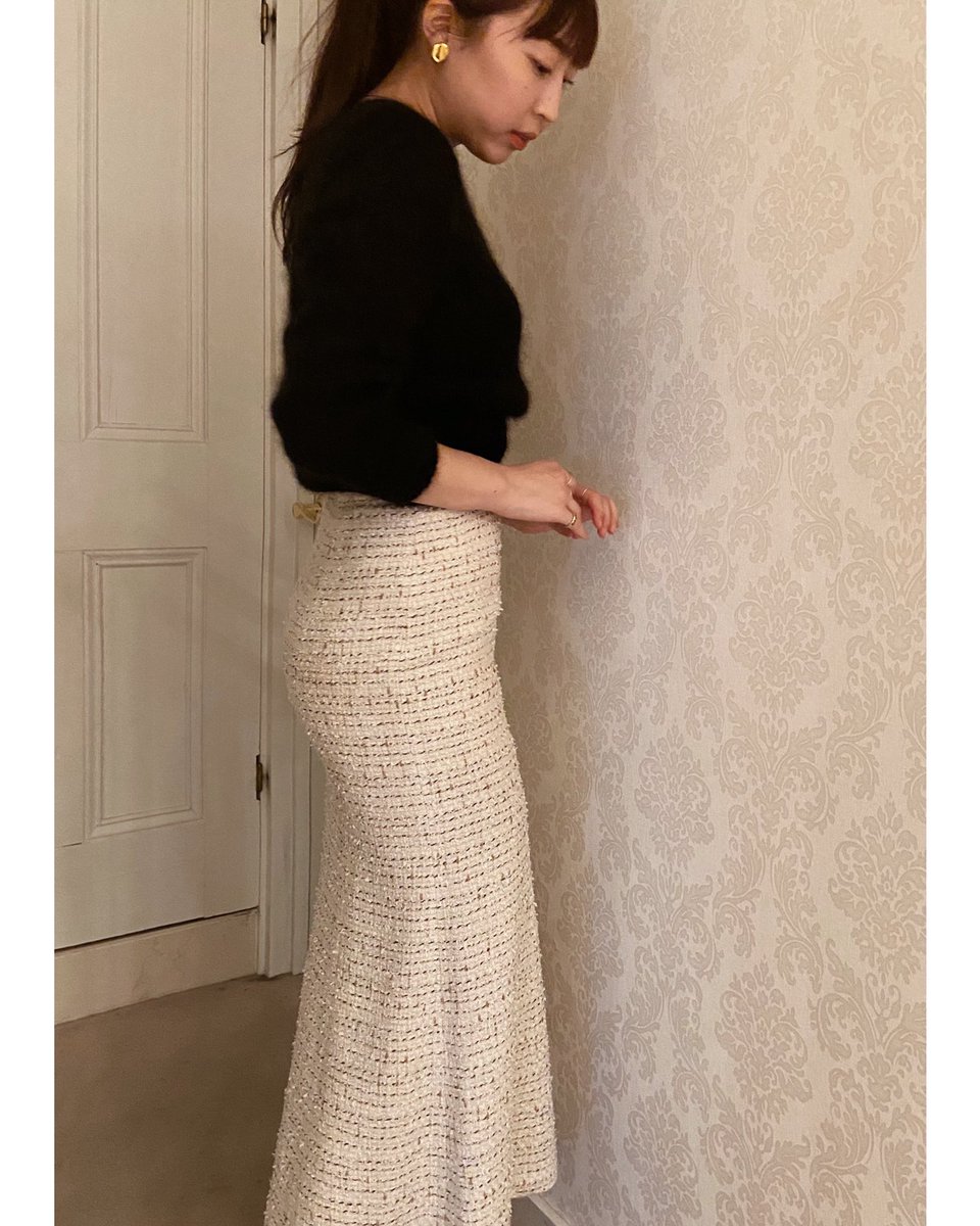 Verybrain's tweet photo. Happy holiday !🌟

Fifichachnil :Angola knit 
Verybrain :Tweed mermaid skirt

#verybrain #fifichachnil #boutiqueheavenly https://t.co/vVWYQBwaib