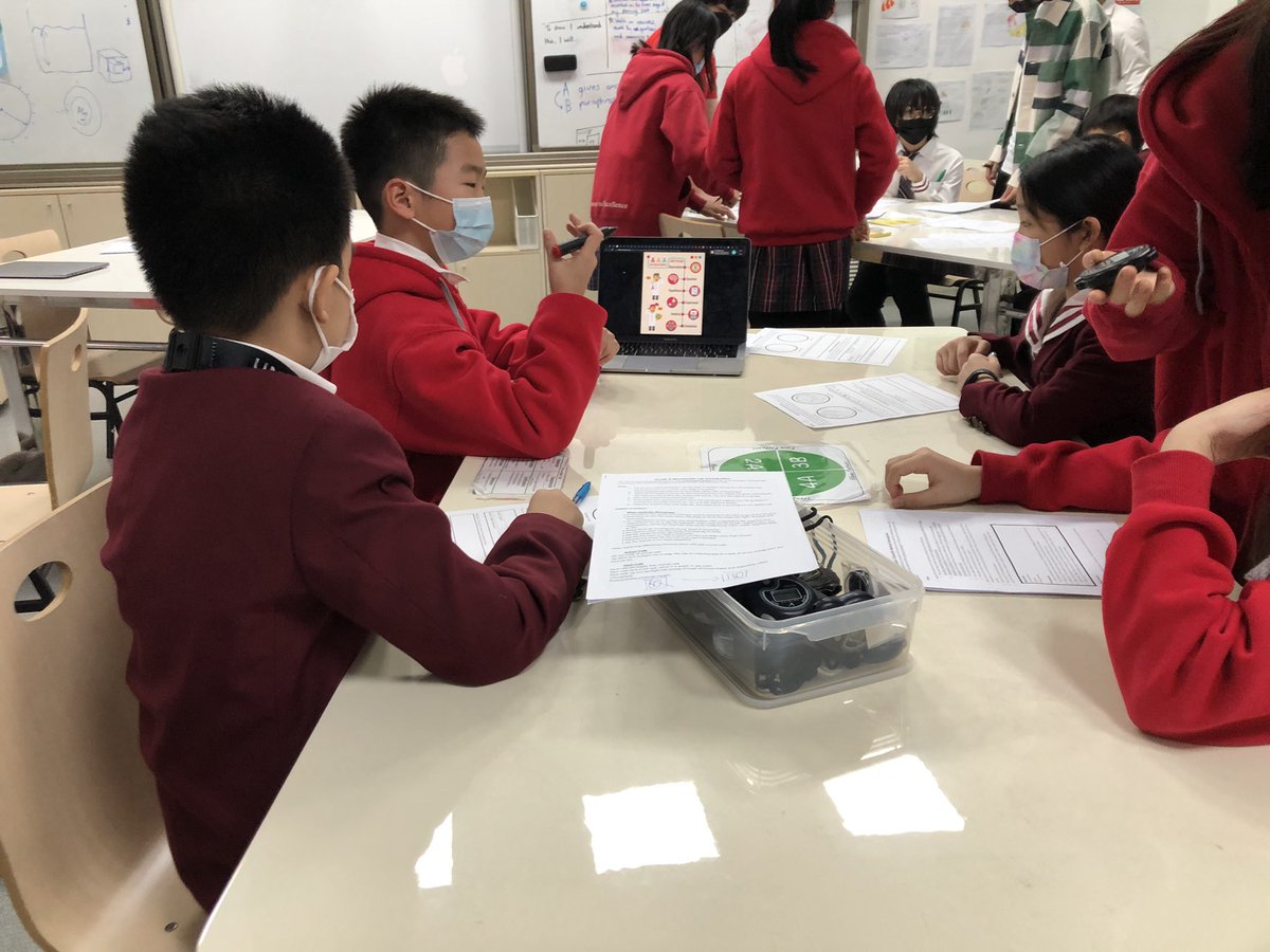 schmudkr's tweet photo. Thank you to @TomHowardEdu for organizing a G9/G5 science learning connection as we tune in &amp; get excited for our How the World Works unit. The students enjoyed the sneak peak into MSHS life! #myCISB #scientificmethod https://t.co/ACDLV3wvS5