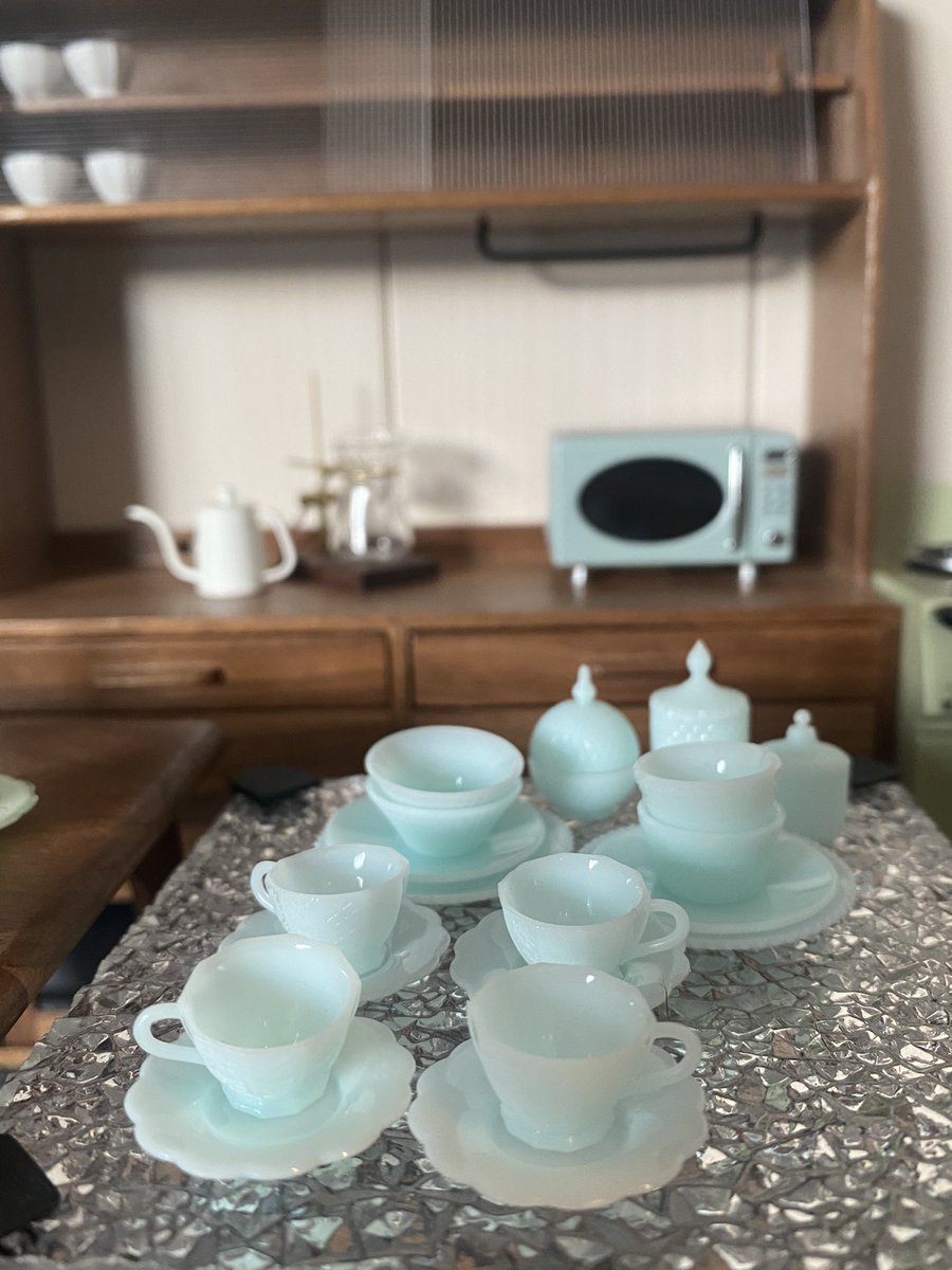 JINYUCOLLECTION's tweet photo. ファッション界でも大流行のグリーン🥰新色続々入荷します‼︎
#ドール
#ミニチュア
#ドールハウス
#ドールオーナー
#ドール沼 #dollstagram #dollphotography #doll #ドール #ドール好きな人と繋がりたい #ドールオーナーさんと繋がりたい #あまむす #あまむすビオラ #obitsu11 #オビツ https://t.co/VXfPIrTELv