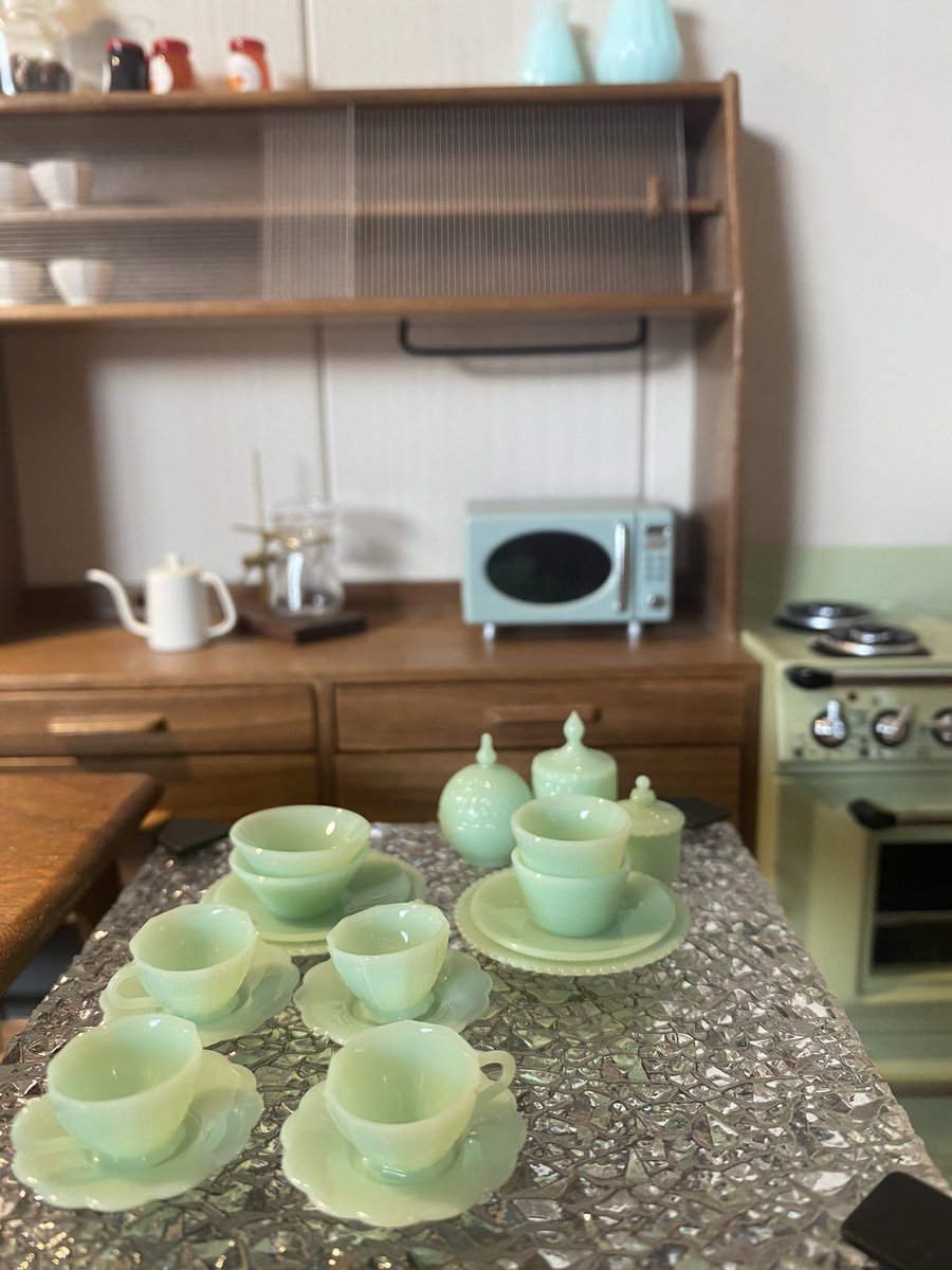 JINYUCOLLECTION's tweet photo. ファッション界でも大流行のグリーン🥰新色続々入荷します‼︎
#ドール
#ミニチュア
#ドールハウス
#ドールオーナー
#ドール沼 #dollstagram #dollphotography #doll #ドール #ドール好きな人と繋がりたい #ドールオーナーさんと繋がりたい #あまむす #あまむすビオラ #obitsu11 #オビツ https://t.co/VXfPIrTELv