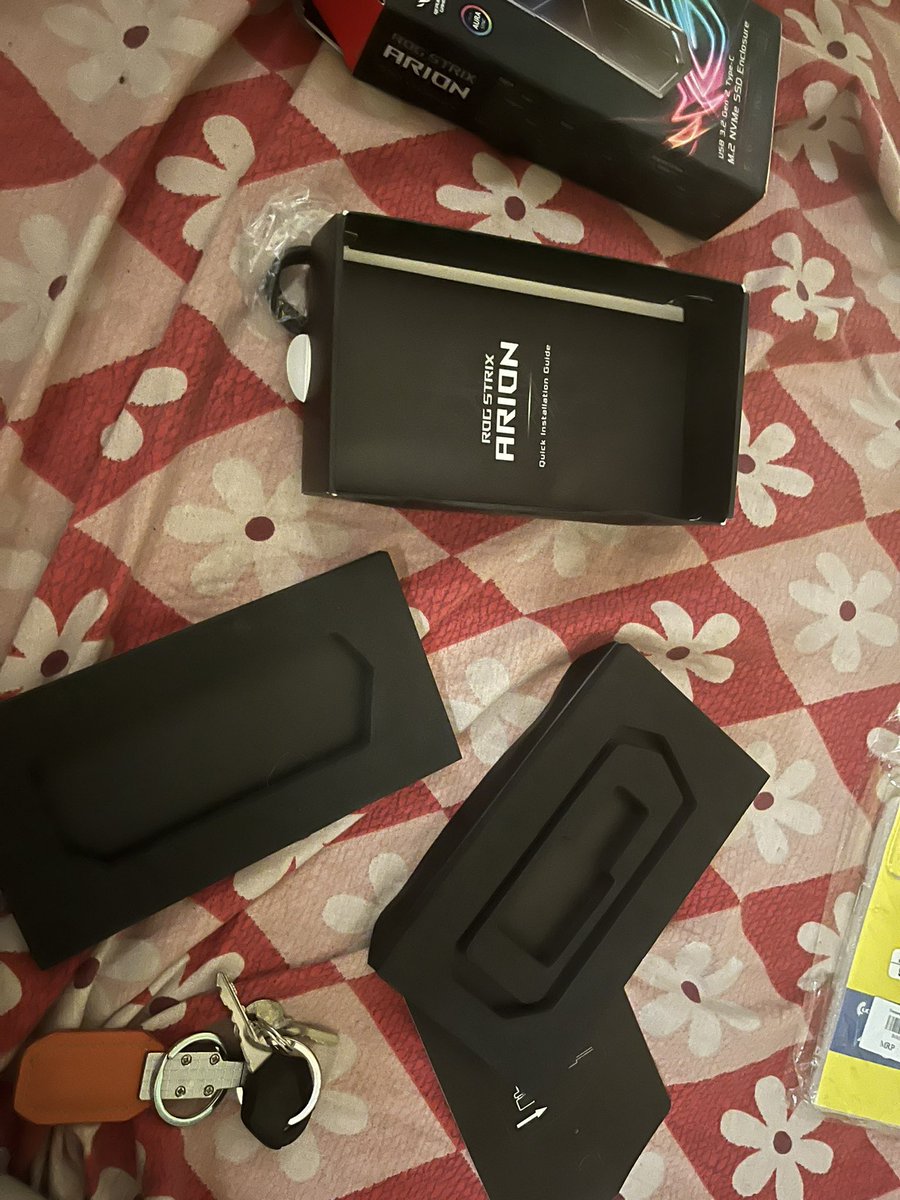 mainuddin922699's tweet photo. #amazonindiahelp I did not expect from Amazon my product is missing from box @amazonIN  and Amazon playing with Customer #ConsumerProtectionAct #ConsumeLocal #consumerrightsday @JeffBezos @AmitAgarwal https://t.co/TBUS2BJsej