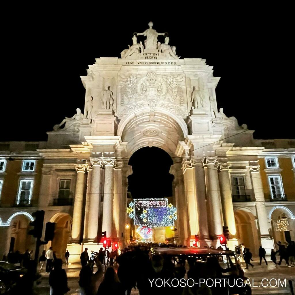 test ツイッターメディア - リスボン、コメルシオ広場の凱旋門。ここからアウグスタ通りが始まります。 #リスボン #ポルトガル #イルミネーション https://t.co/yprgGFfGDw