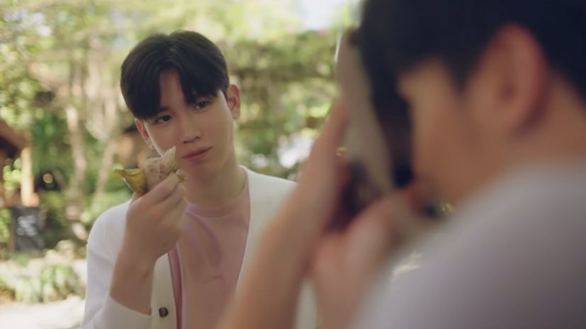 mimilkmm's tweet photo. ไม่ได้ทวงรูปค่า แต่อยากเห็น🤣 @Tawan_V #เตนิว
#CharmingChiangmaiwithTayNew https://t.co/uiqmEpnC2U
