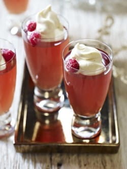 Can't fact the thought of Christmas pud? Rustle up a batch of <a href="/sarahbonviveur/">sarah randell</a>'s boozy gin sling jellies. (Apols for rubbish low res pic) matchingfoodandwine.com/news/recipes/c…