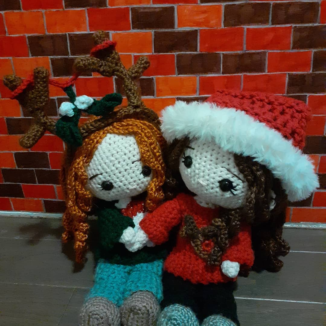 rabidnar's tweet photo. Merry Pitchmas. These two are ready to be shipped off to their new home. :3 #Bechloe #Pitchmas https://t.co/PBN16EQI1I