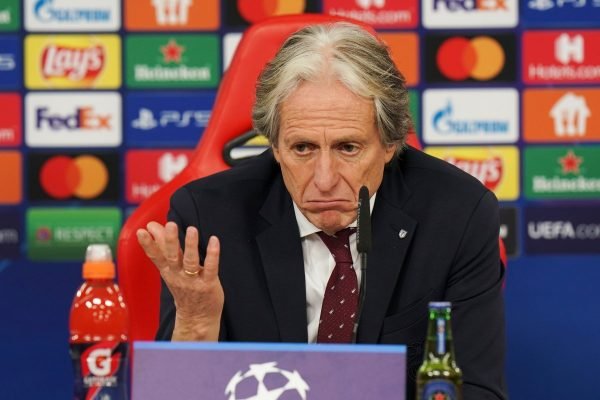 Jorge Jesus pode deixar o Benfica antes do clássico de dia 30

Direção de Rui Costa vai reunir-se nas próximas horas. (A Bola)