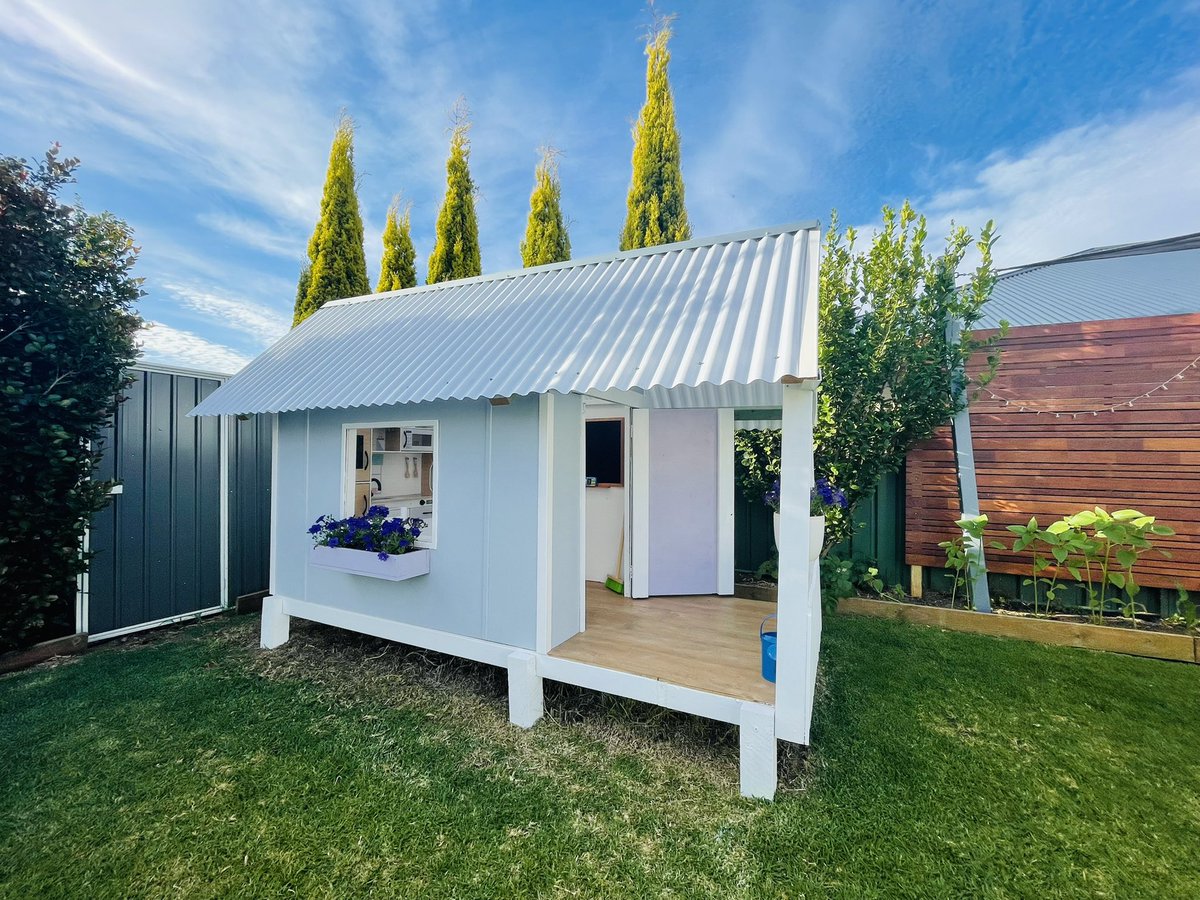 filfarina's tweet photo. Little G’s cubby ready for Christmas tomorrow. Hand built, one of a kind. I think it’s come up alright?! #notabuilder #canpaint #cubbyhouse https://t.co/kuPREr739y