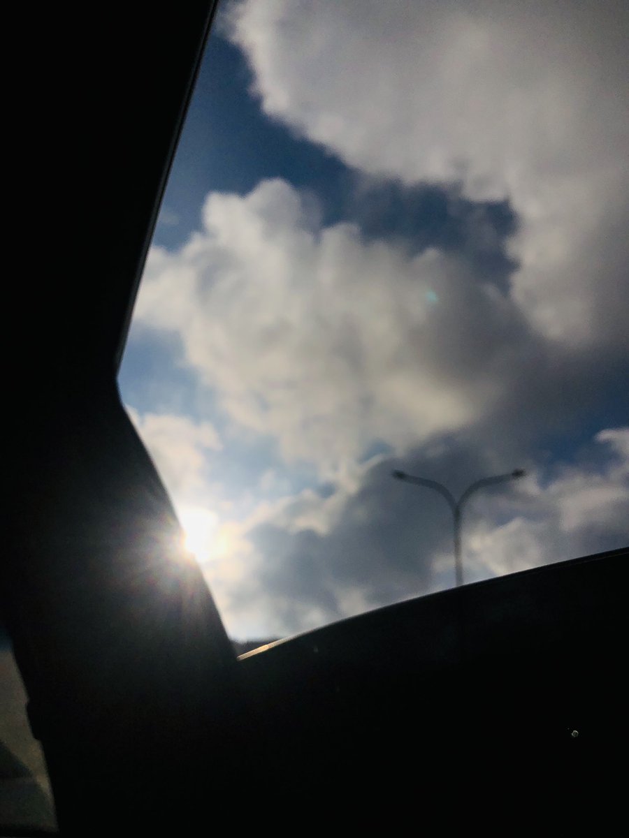 الكَهفُ أكَاليل البيَاض التي تُزّف روحُكَ مِن جُمعَة لأُخرىٰ بِعقد مِن النُور🤍.
#يوم_الجمعة