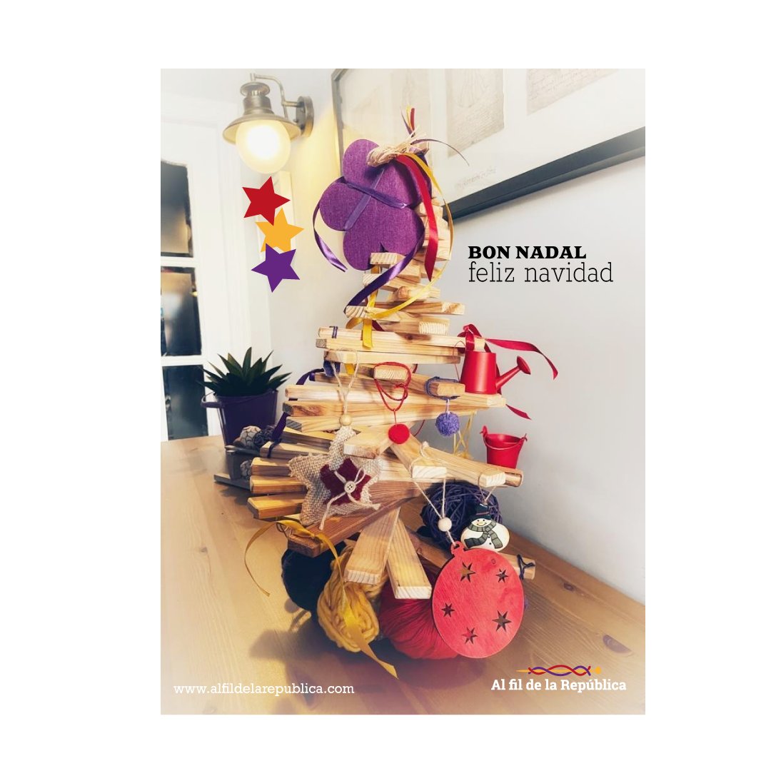 FilRepublica's tweet photo. 🎄 Aquesta nit celebrem Nit de Nadal i demà el Dia de Nadal, així que vos desitjem felicitat i salut. Sigueu prudents i cuideu-vos molt! ❤️ 💛 💜

#nadal2021  #alfildelarepublica https://t.co/jg7PYuhFTM