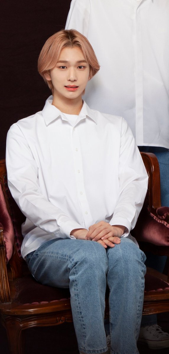 아기야 왜 이러고 찍었어 귀엽겤ㅋㅋㅋㅋㅋ큐ㅠㅠㅠㅠㅠㅠ