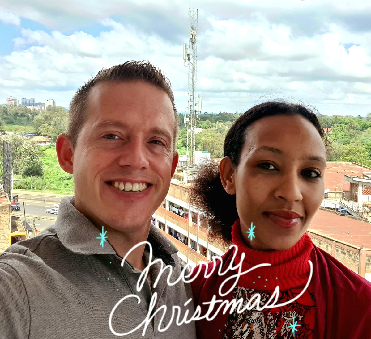 DirkDubling's tweet photo. 🙂 Wij wensen jullie allemaal fijne kerstdagen vanuit Kenia. ♥️Geniet van je familie en dierbaren. Wij wensen iedereen alvast een gelukkig en gezond en hopelijk een open 2022. https://t.co/yHbu1pUbGt