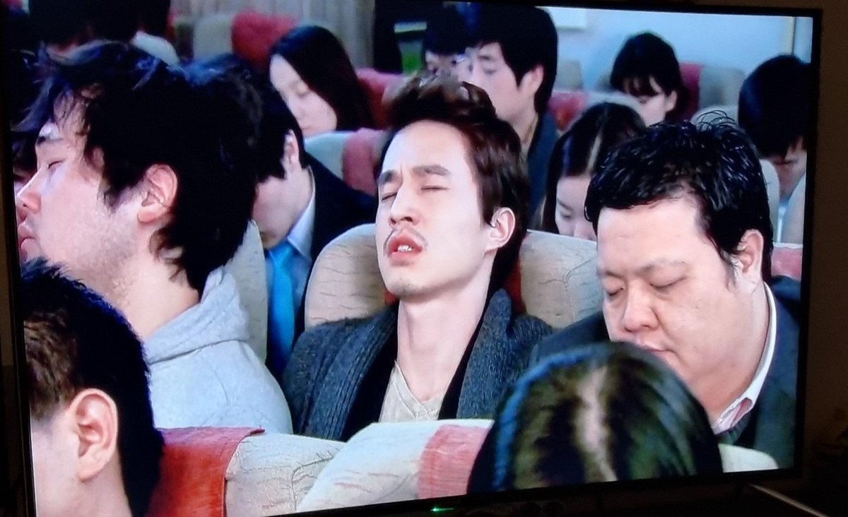 #20211224 #난폭한로맨스 #박연선작가 #이시영 #이동욱 #임지은 🎬크리스마스이브를 재미난 드라마를 🎬픽한 내가 대견해 잘해쪄잉👏 🎬역시 이시영...