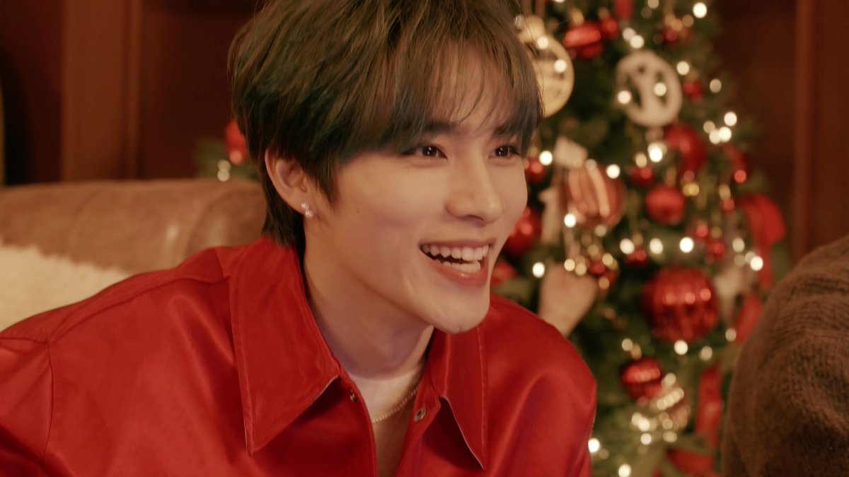 2019: Just You and Me
2020: For Life
2021: Santa Claus Is Coming To Town

Merry Christmas, from our Santa-jun! 🌲🦖🎅 #XIAOJUN #肖俊 #샤오쥔