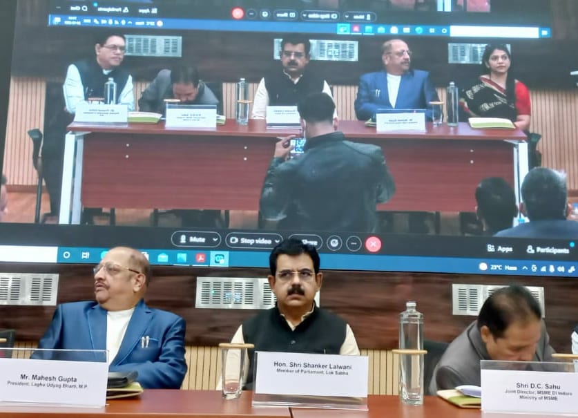 iShankarLalwani's tweet photo. आज किसी भी कॉलेज कैंपस में स्टार्टअप और एंटरप्रेन्योरशिप सबसे ज़्यादा सुनने में आते हैं। 

ये मा.प्रधानमंत्री श्री नरेंद्र मोदी जी के संकल्पों का नया भारत है।

2/2 https://t.co/LawM6XnT9g
