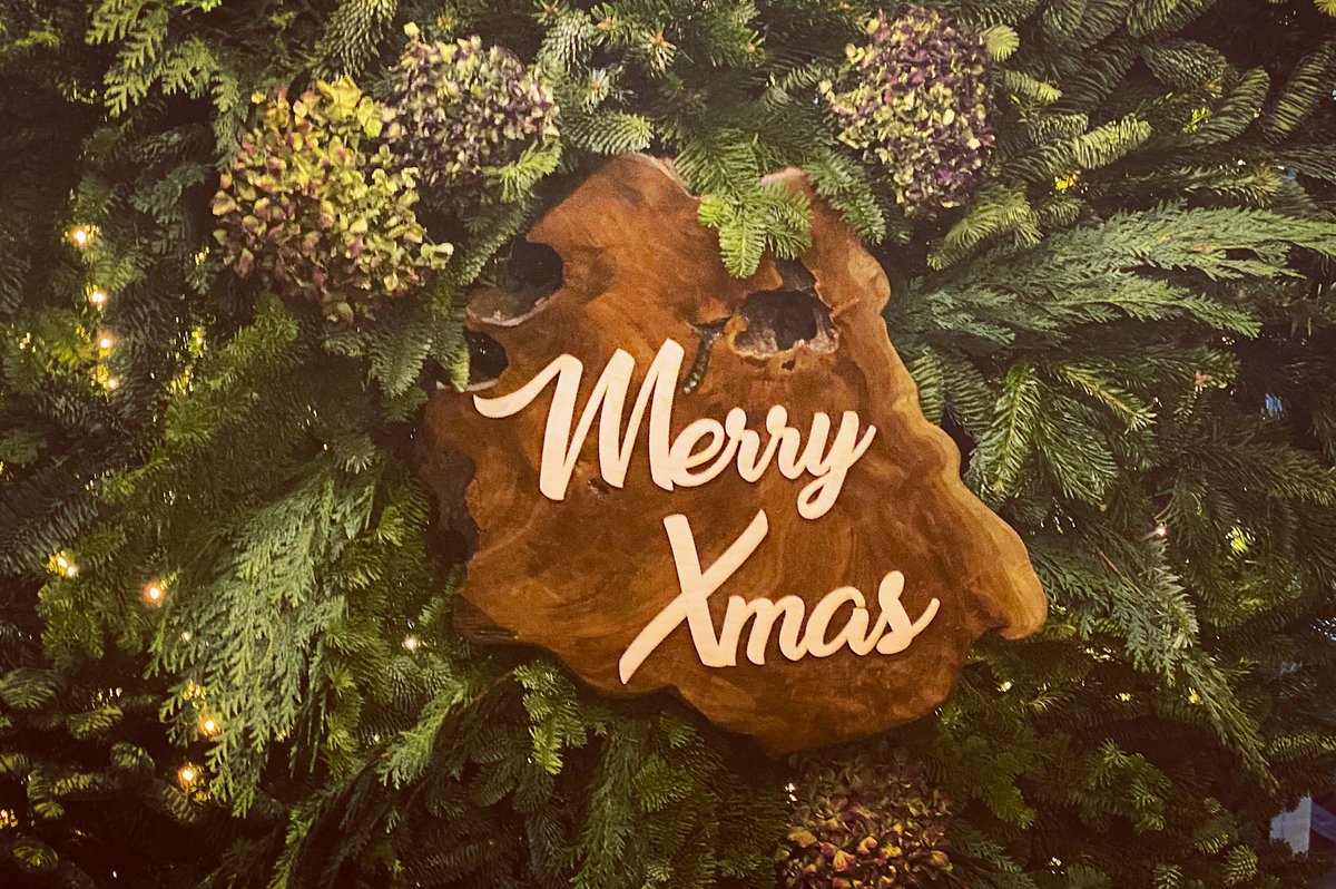 Hello All! If you’re local just to say we are open and here to help with any last minute gifts! Thank you for all who visited us this festive season and have helped make it a great one. From all of us at Edit &amp; Oak to all of you we wish you a very Happy Christmas!! #altrincham