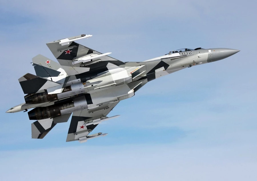 REjercitos's tweet photo. 🇷🇺🇷🇺🇷🇺 #Rusia - Parece que aumentan los problemas de cara a la exportación de los cazabombarderos Sukhoi #SU35.

➡️ #Indonesia renunció hace días a su compra.

➡️ Se rumorea que #Egipto seguirá el mismo camino.

➡️ Hay quien dice que pueden terminar en #Argelia... https://t.co/53NH2ivFhB