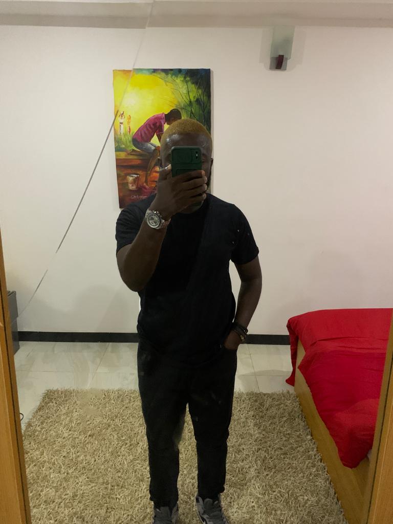 MrAsimolowo's tweet photo. Finally switched it up!! 
Top - @cURBAN_PLACE https://t.co/GeB7Z1Jv0w