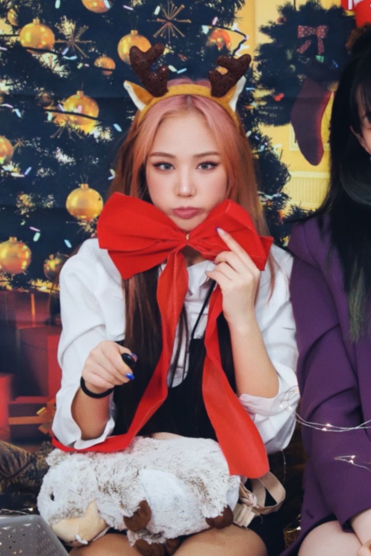 안규리 tweet media