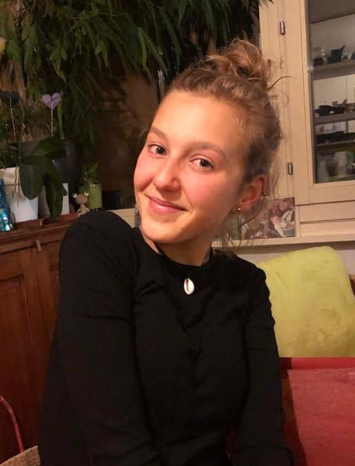 jlfdb's tweet photo. Elle s’appelle Zoé, habite Genève et a disparu depuis hier. On est mort d’inquiétude. Si vous avez la moindre info sur elle, merci...de  rt https://t.co/MTbh6d5j90
