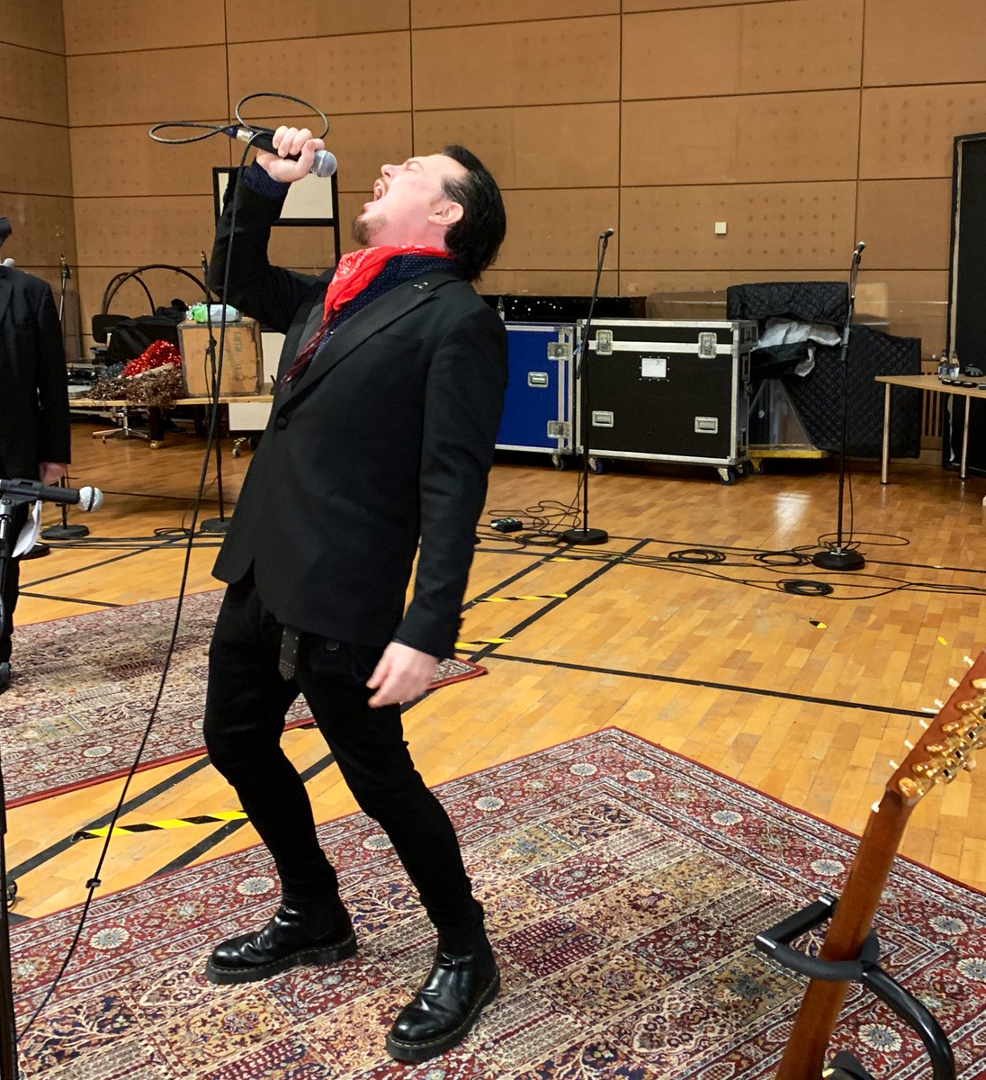 RTERadio1's tweet photo. Holy Moly what a voice 😍🎤 @jackllukeman performs O Holy Night on @rteliveline Christmas Eve Special 🎄 https://t.co/4LO4U7wBOJ