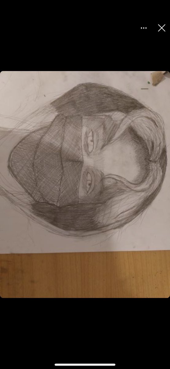 prodkeyzz's tweet photo. J’ai demandé à un pote de faire un dessin de ma pp mais vas-y j’crois il s’est trompé mdr https://t.co/LuXzvXBzit