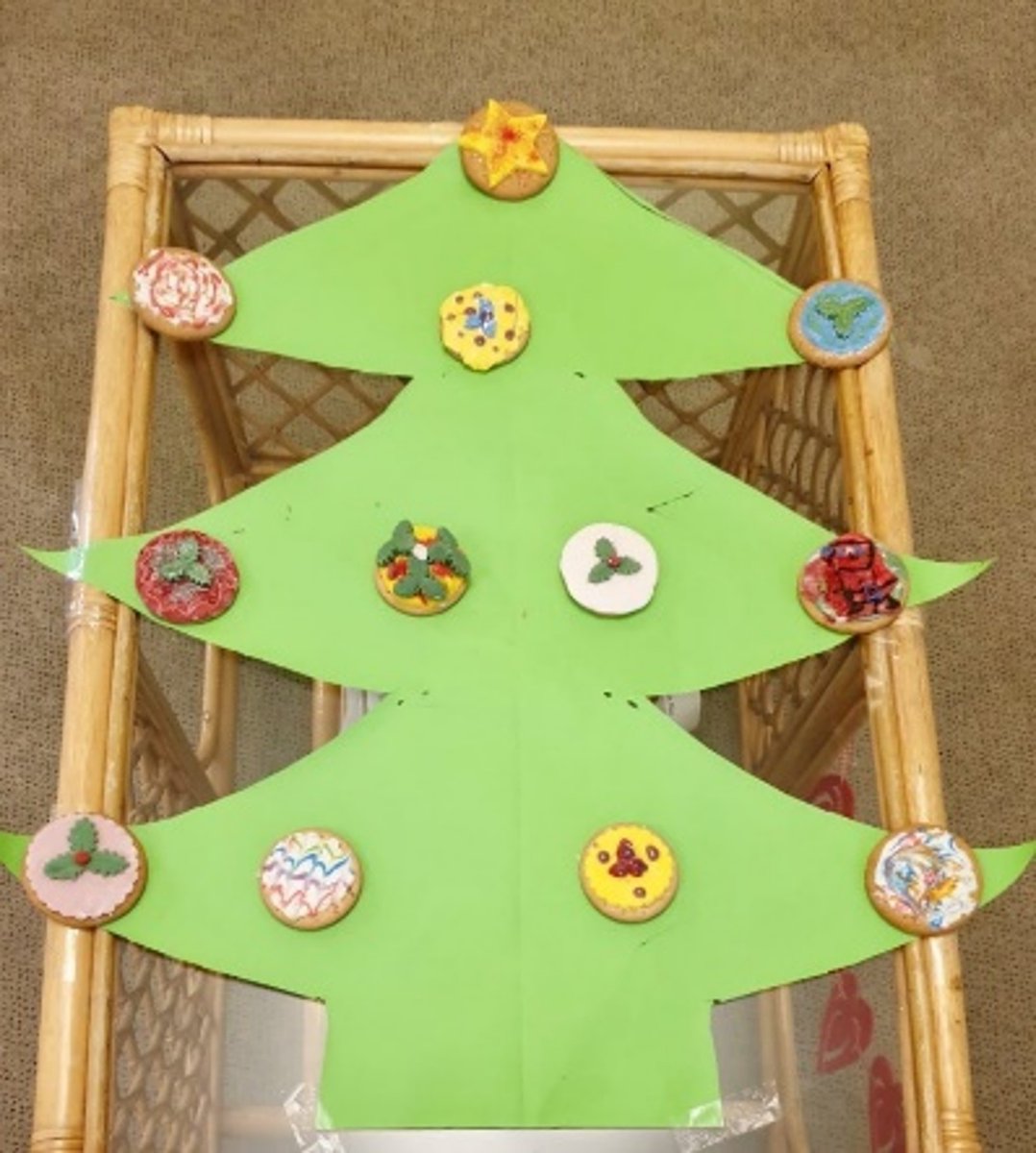 pladis_f's tweet photo. It would only be right to share some of last year's festive biscuit entries this Christmas Eve! It's amazing what you can do with a biscuit! 🎄🍪 https://t.co/1RcEUrzrnG