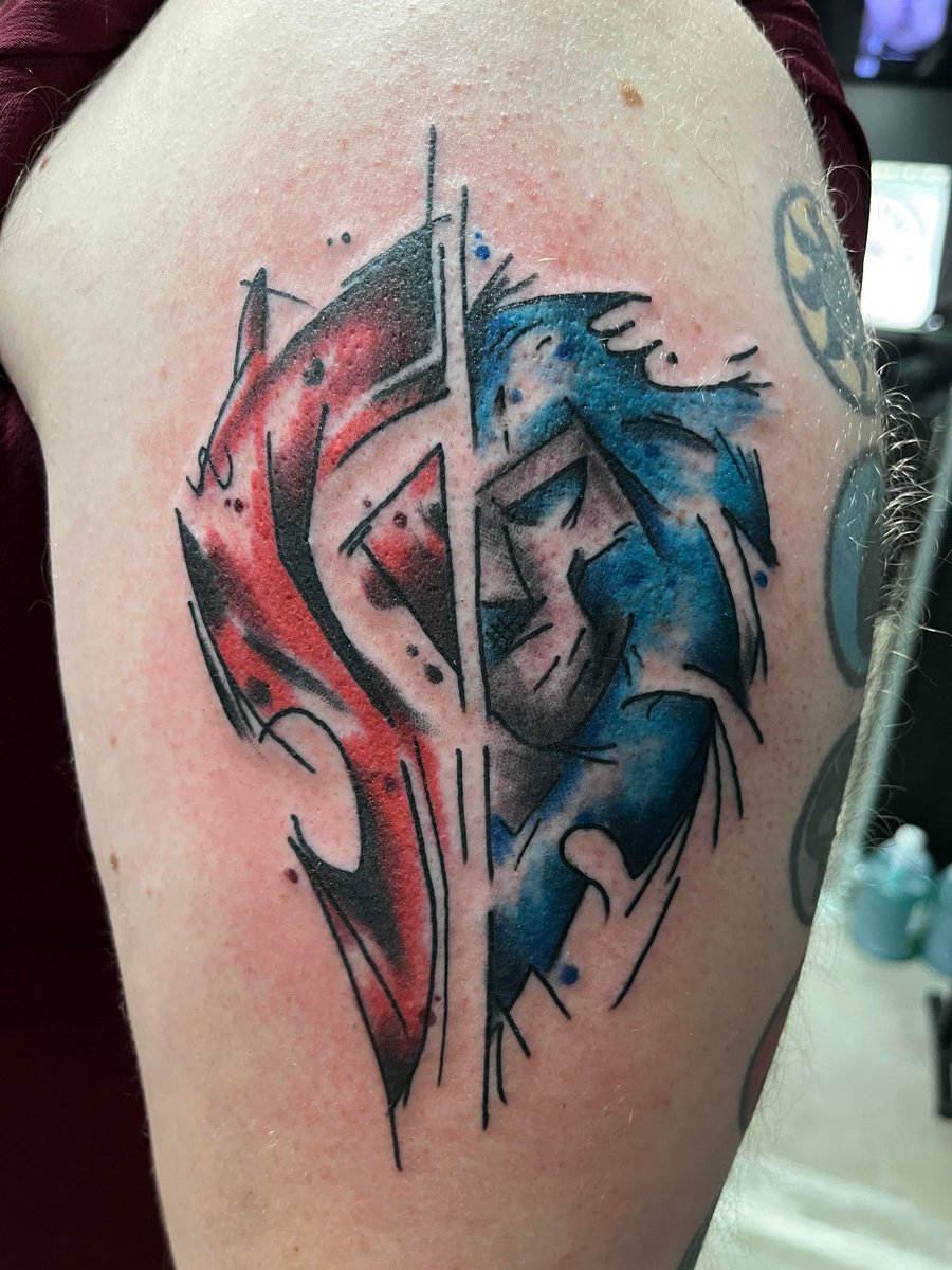 Наш дом разделен. Потрясающая татуировка в духе дополнения «Разделенные Альтераком»!

💪: u/mrgoodbytes8891