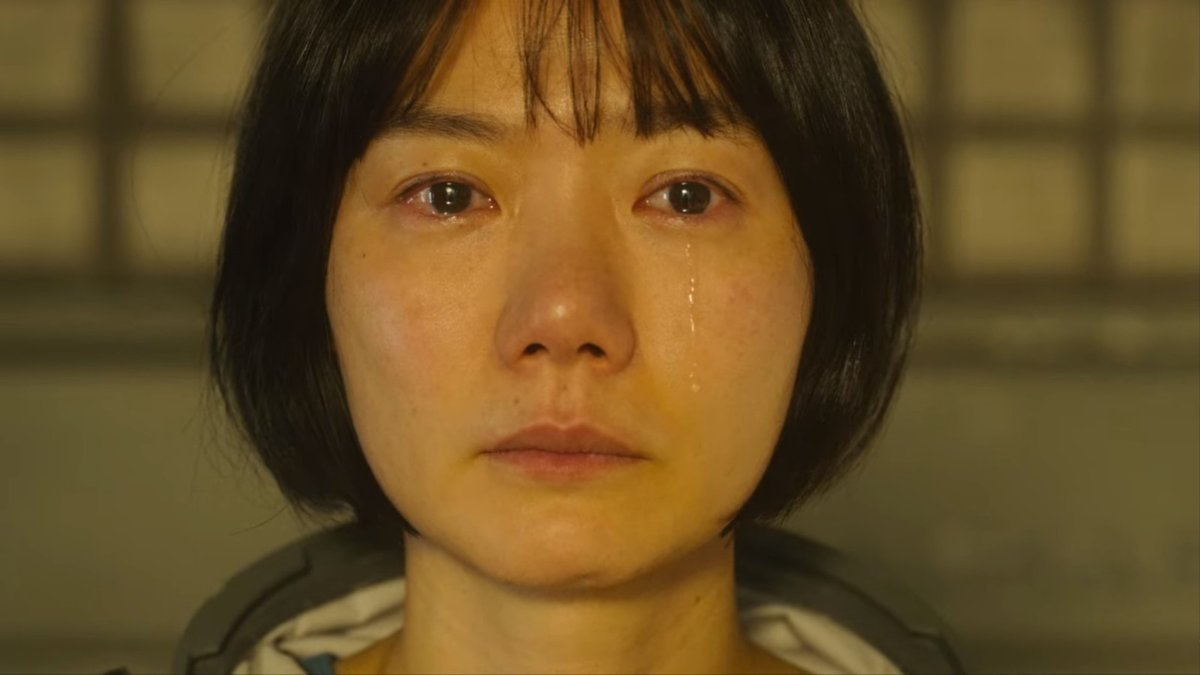 Fanboiiee's tweet photo. "The Silent Sea.  Long ago, Galileo thought it was all water. That's why he decided to name it the Silent Sea. But once we got to the moon, there was no water". - The Silent Sea (2021) #TheSilentSea #GongYoo #BaeDoona https://t.co/ByWM0UF1zf