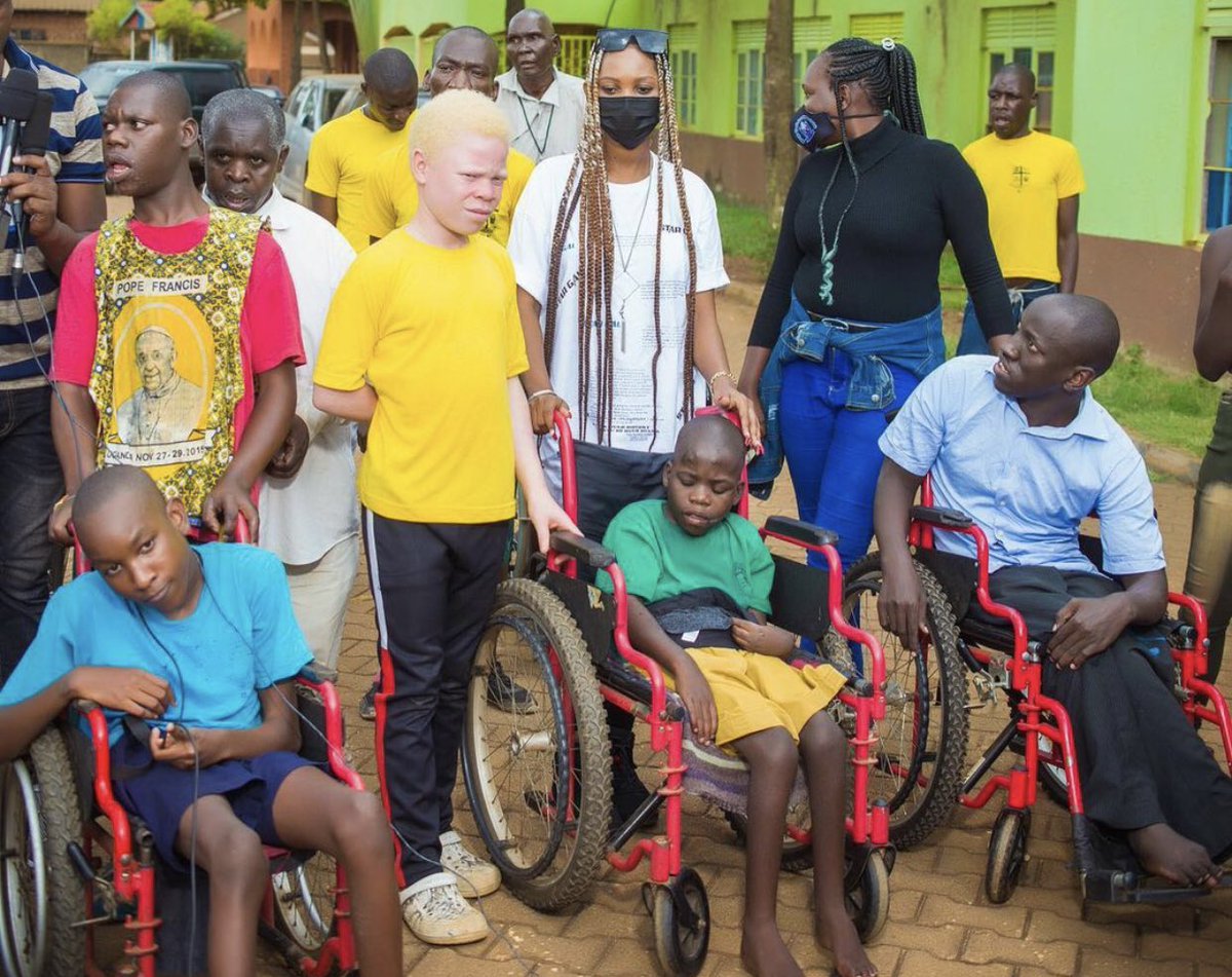 SpiceDianaUg's tweet photo. Christmas party 🎈Through our Kwaya Foundation Ltd we visited The Autistic Children in Busega &amp; Kisenyi❤️Donated to Missionaries Home of the Poor. Merry Xmas 🎄 ❤️ ❤️ https://t.co/7SRtyMiVVP