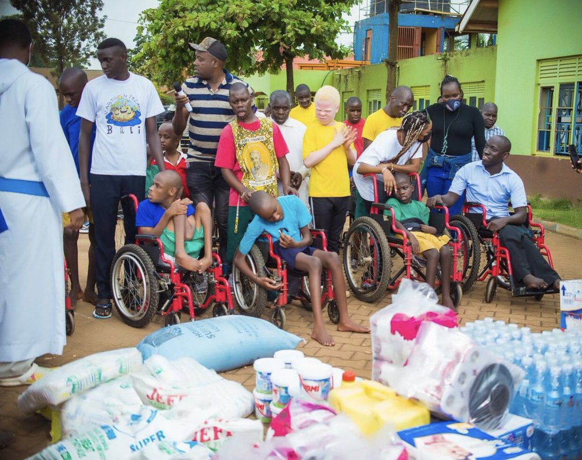 SpiceDianaUg's tweet photo. Christmas party 🎈Through our Kwaya Foundation Ltd we visited The Autistic Children in Busega &amp; Kisenyi❤️Donated to Missionaries Home of the Poor. Merry Xmas 🎄 ❤️ ❤️ https://t.co/7SRtyMiVVP