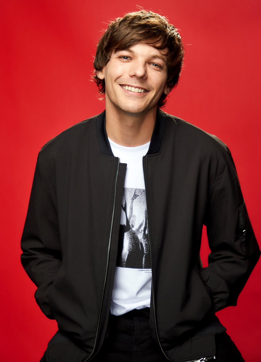 4Music's tweet photo. Wishing a very happy, Christmas-y birthday to the legendary @Louis_Tomlinson! So excited to see what this chap does in 2022. 🥳 #HappyBirthdayLouisTomlinson https://t.co/ZcwevwJcVH