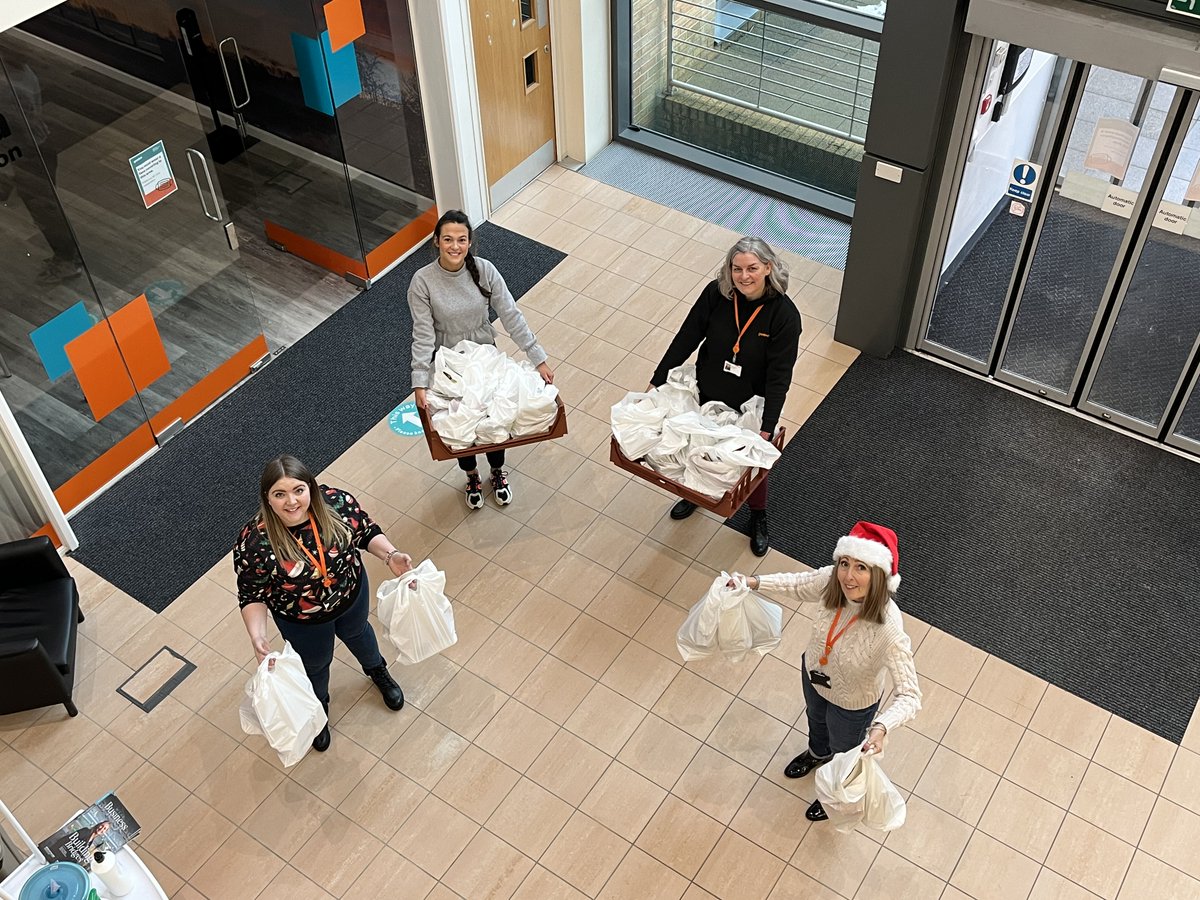 gentoogroup's tweet photo. This Christmas we're extremely proud to have worked with our brilliant colleagues &amp; partners to make Christmas special for our tenants. 

✅ 600 Christmas presents 
✅ 200 families taken to the pantomime
✅ 160 Christmas dinners

Merry Christmas &amp; happy new year🤶 https://t.co/y9wGacENvv