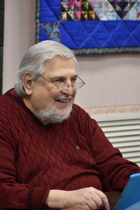 В #Ивановскийдомнациональностей прошел творческий вечер известного ивановского писателя, поэта, журналиста, искусствоведа Яна Бруштейна.
Ян Борисович представил две свои новые книги: «Дым империи» (стихи) и «Жизнь с рыбами или как я ругался матом» (проза). idn-37.ru/241221-tvorche…