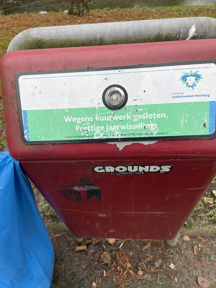 ajkranenburg's tweet photo. Vuurwerkverbod toch? Capitulatie handhaving ⁦⁦@Gemeente_LV⁩ 
Ook een fijne jaarwisseling gewenst! https://t.co/bkZdLOiK0f