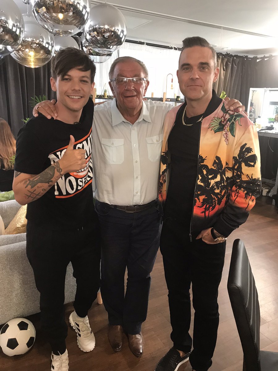 poppapete299's tweet photo. It’s Louis Tomlinson’s birthday today.. have a good one Louis from us.🥳 https://t.co/QMDf3EbMPo