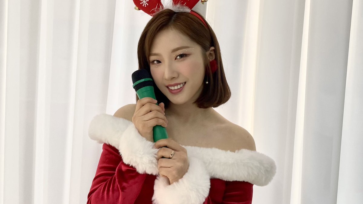 LEADERARCHIVES's tweet image. [ #이상연 #하슬 ]

this haseul and this sangyeon with their microphones 🎤