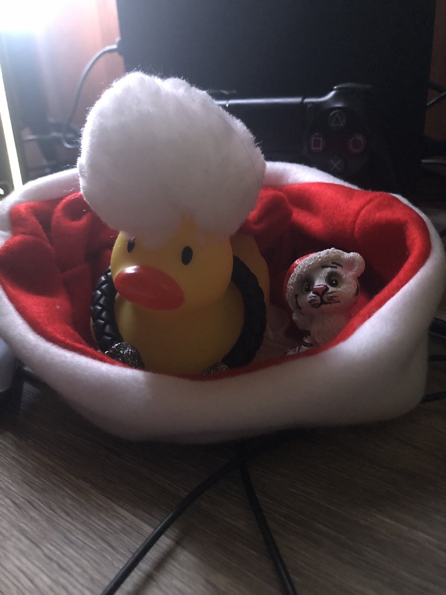 const_7's tweet image. Создаём новогоднее настроение на рабочем месте