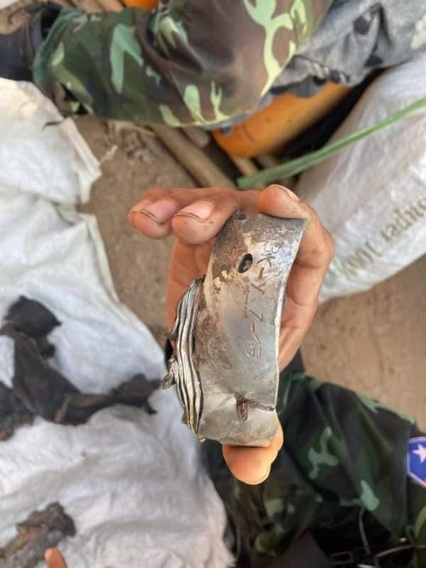 TheChindwin's tweet photo. Myanmar’s junta has conducted airstrike against Karen National Liberation Army in the area surrounding Lay Kay Kaw, Myawaddy’s district of #Karen  State. 
The time is said to be at around 3:50 pm. 
Yesterday, two fighter jets had bombed and conducted airstrike in the same areas. https://t.co/2jPKO7k1a2