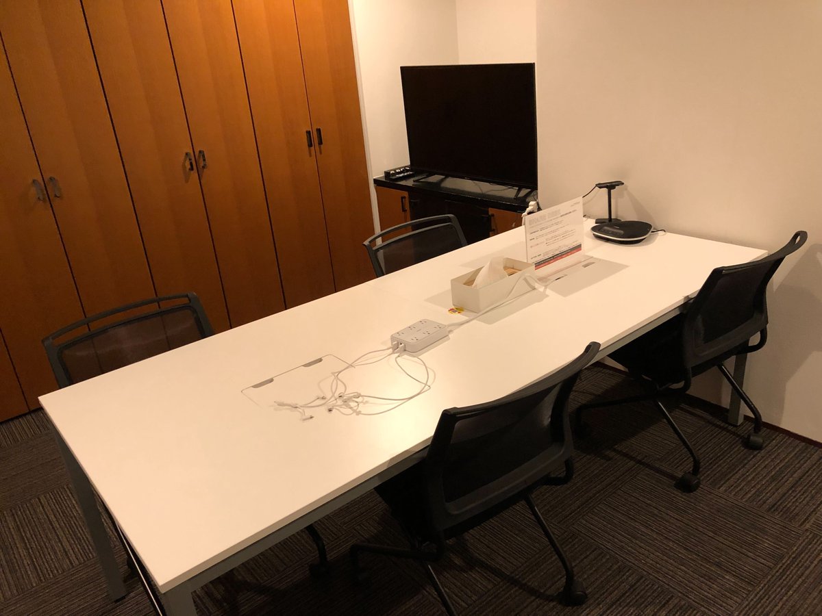 TiNKDesk's tweet photo. 『TiNK Desk 福岡中央区役所前』『TiNK Desk 福岡 ももち』に、どなたでも99円/15分でご利用いただける【シェアデスク】を追加しました🙌✨
シェアデスクは大きな机を複数人でシェアしてご利用いただくタイプの座席です🐾
詳しくはこちら🔽
https://t.co/FMOnJ46Ac1
 #福岡 #TiNKDesk #シェアスペース https://t.co/jQMXyo4Fkc