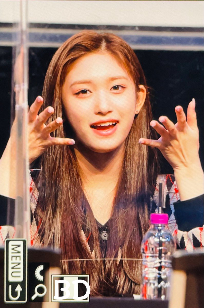 leeseo pics tweet media