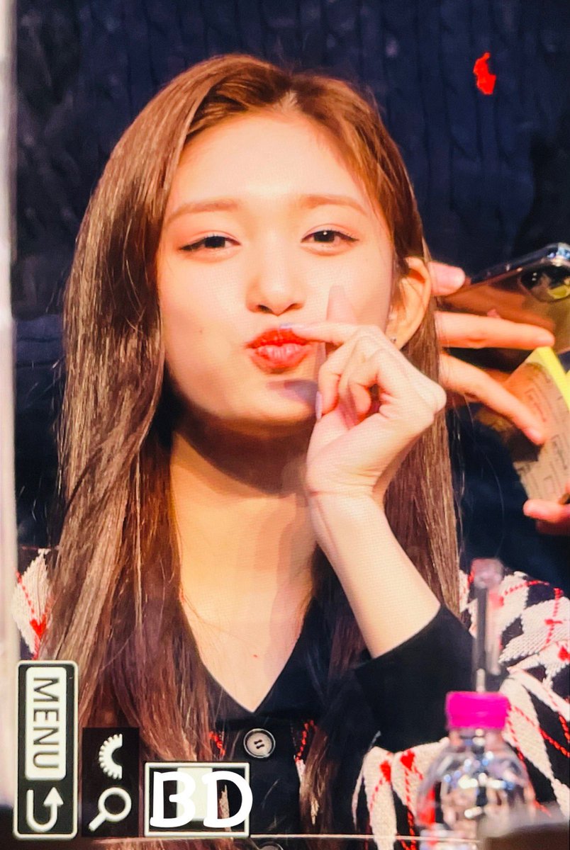 leeseo pics tweet media