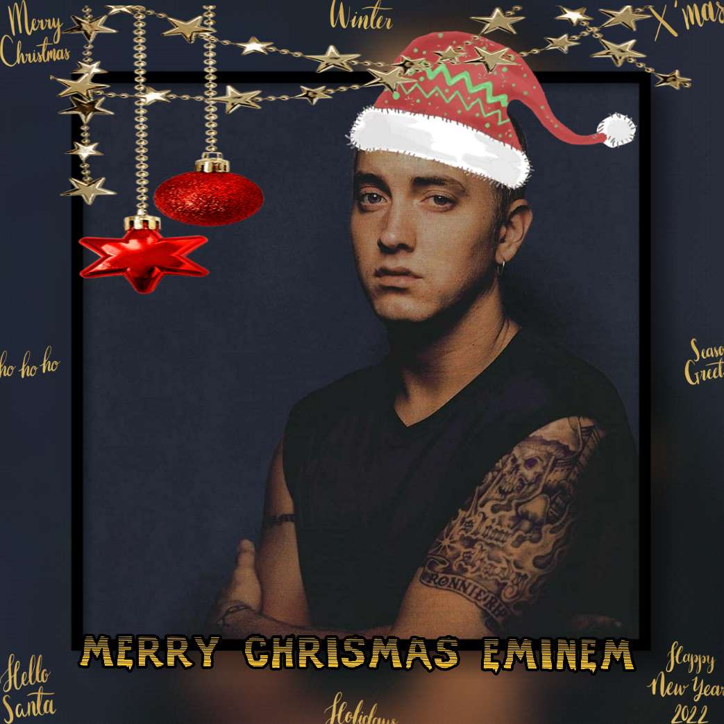 Hello very happy Christmas to all good New Year's Eve happiness to you kisses 🌲🍾🍾🥂⛄🤶🎁🎁🎁🎁