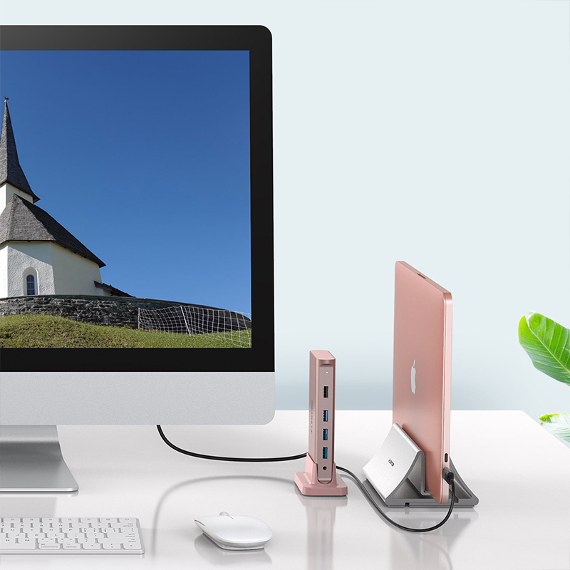 Lention5's tweet photo. LENTION vertical USB-C Docking Station gold rose color (CB-D53)🎄🎄🎄
#desk #desksetup #deskgoals #deskspace
 #deskorganization #deskinspiration #laptopstand #accessories #charging #macbook #macbookpro #macbookair #macbookpro2018 #macbookair2020 #macbookpro16 #macbookproretina https://t.co/KKpnatwYv3