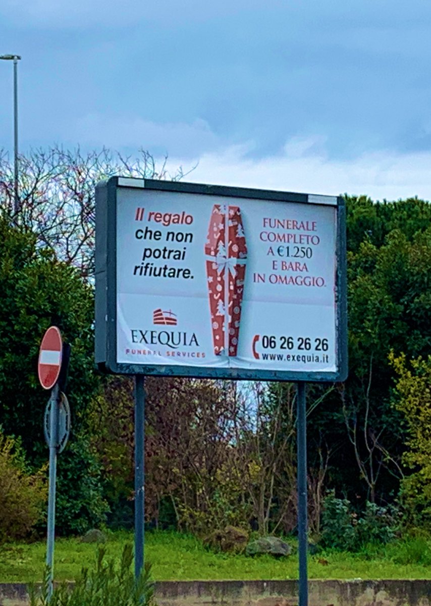 europeanness's tweet photo. The gift you can’t refuse. Complete funeral for 1250e. Gift casket. #maquantoseibellaroma #torbella #Natale2021 https://t.co/rT924fjvOO