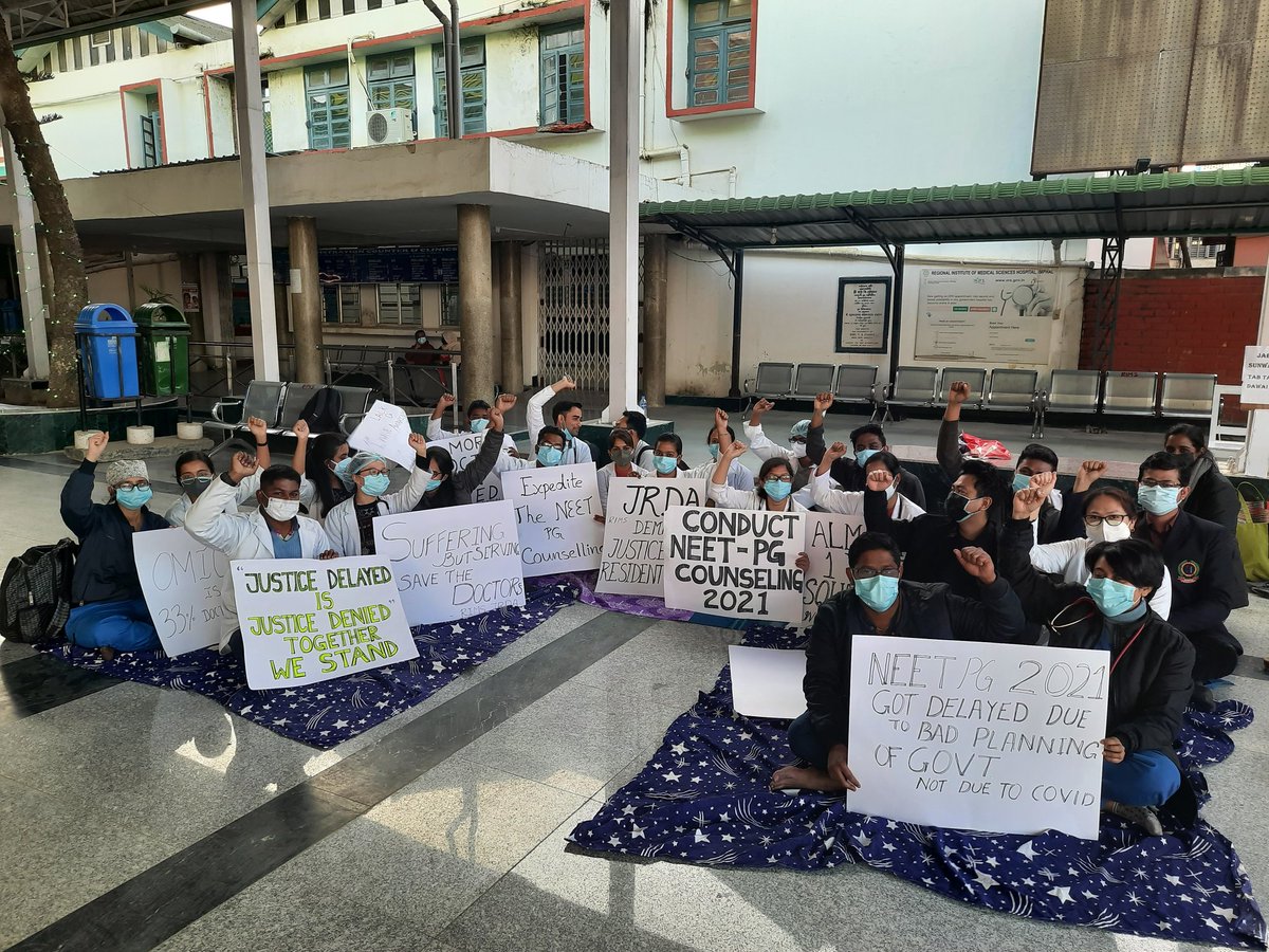 JrdaRims's tweet photo. Day 2 Protest: We, @JrdaRims stand in solidarity with @FordaIndia and the rest of the Medical fraternity for the genuine demand of expediting NEET-PG 2021 Counselling process. And demand @MoHFW_INDIA, @PMOIndia &amp; @OfficeOf_MM to take necessary actions.

#neetpg2021counselling https://t.co/IMOUd7J2oF